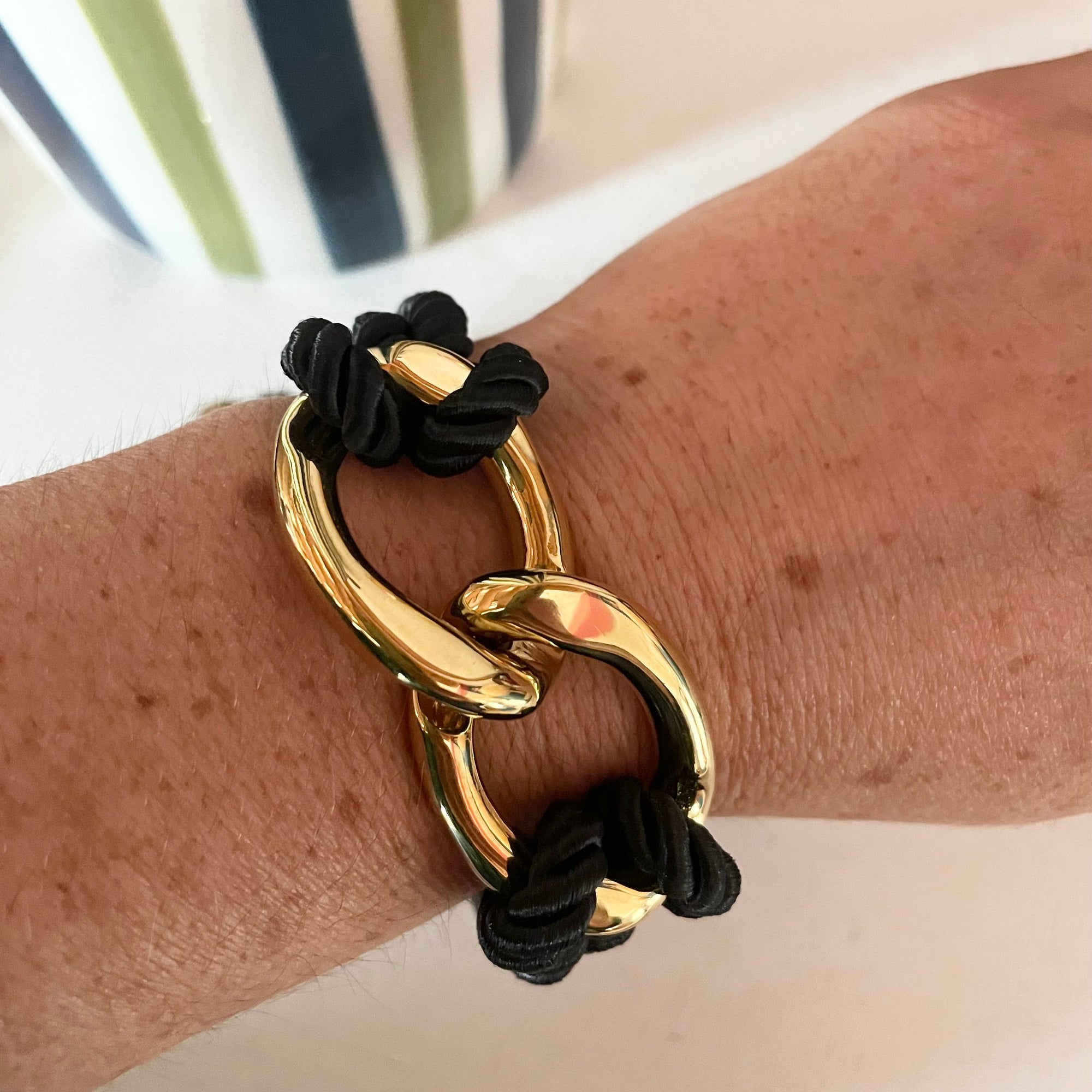 🖤 Bracelet Torsadé Noir ✨