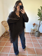 Pull marron asymétrique à dentelle