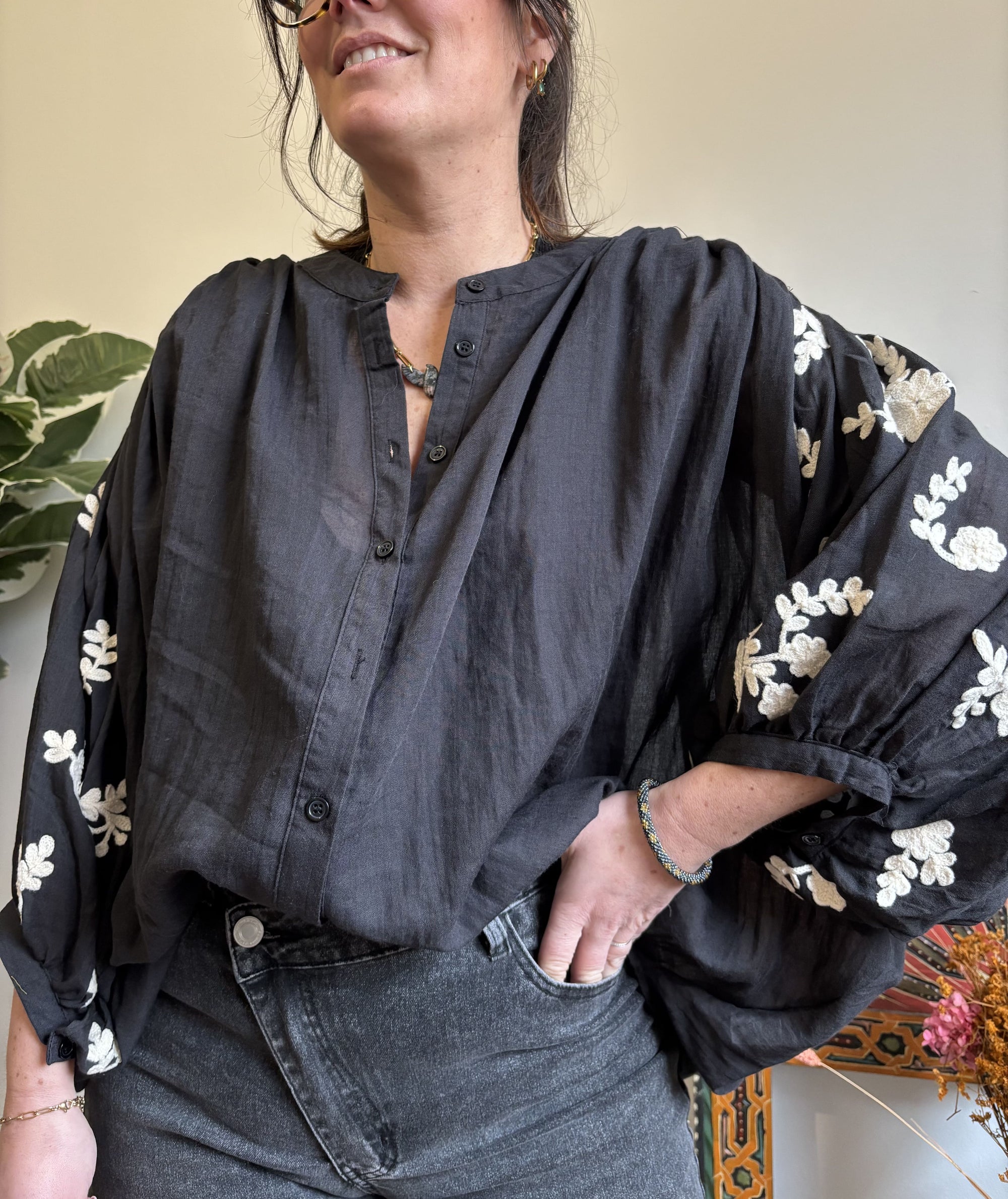 Blouse - Noire brodée