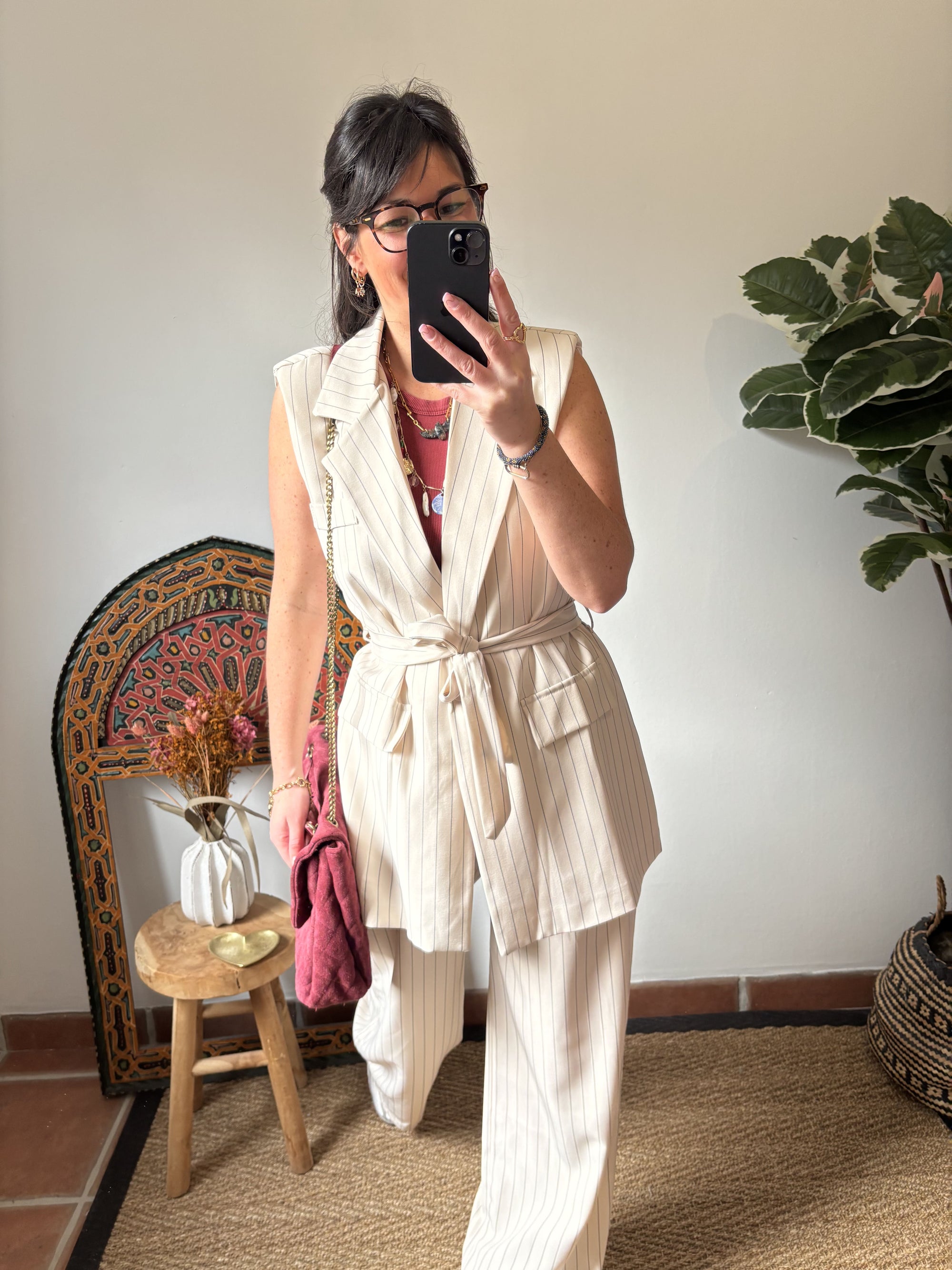 Tailleur beige à rayures